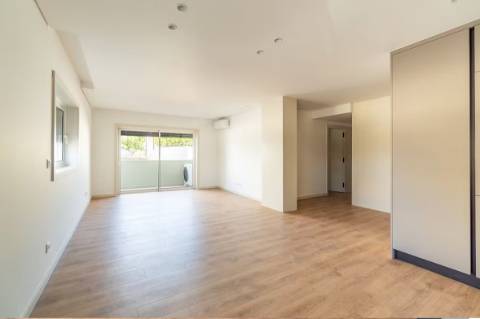 Apartamento T2 com Piscina e Garagem em Conceição de Tavira