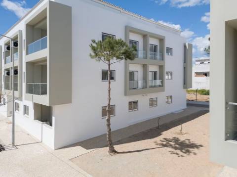Novo Apartamento T2 com Piscina e Garagem em Conceição de Tavira
