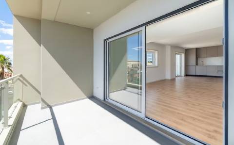 Apartamento T3 novo com Garagem e Piscina em Conceição de Tavira