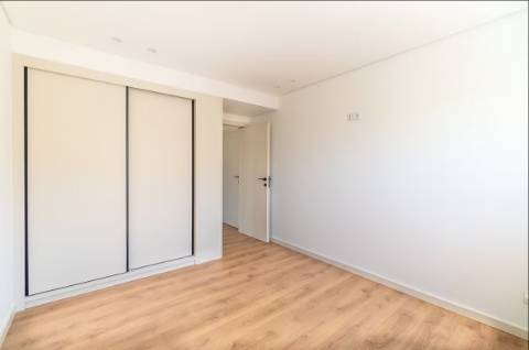 Apartamento T3 novo com Garagem e Piscina em Conceição de Tavira