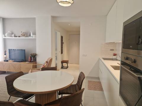 Apartamento T2 mobilado com garagem e piscina em Cabanas de Tavira