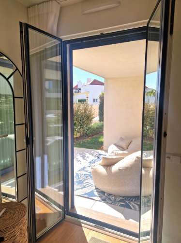 Apartamento T2 mobilado com garagem e piscina em Cabanas de Tavira