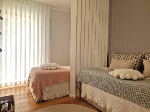 Apartamento T2 mobilado com garagem e piscina em Cabanas de Tavira