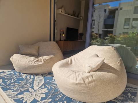 Apartamento T2 mobilado com garagem e piscina em Cabanas de Tavira