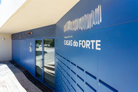 Apartamento T2 mobilado com garagem e piscina em Cabanas de Tavira