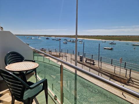 Apartamento T1 Remodelado com Vista Privilegiada sobre a Ria Formosa