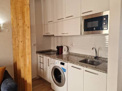 Apartamento T1 Remodelado com Vista Privilegiada sobre a Ria Formosa