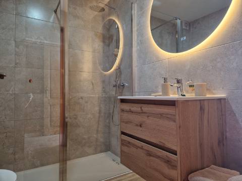 Apartamento T1 Remodelado com Vista Privilegiada sobre a Ria Formosa