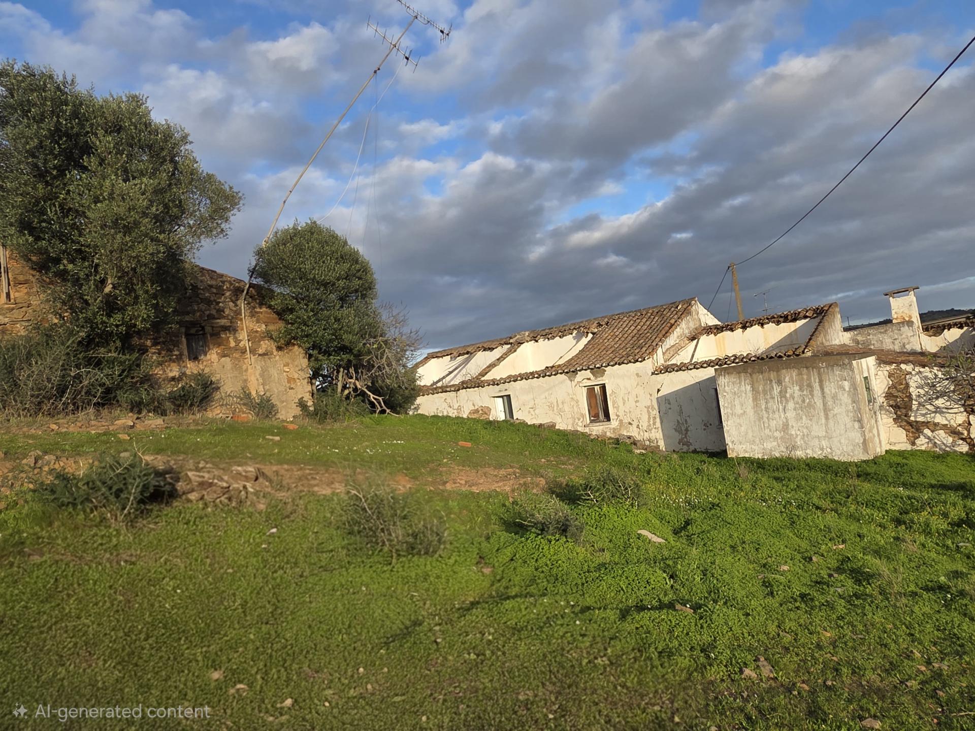 Quinta para Recuperar perto da Barragem de Beliche