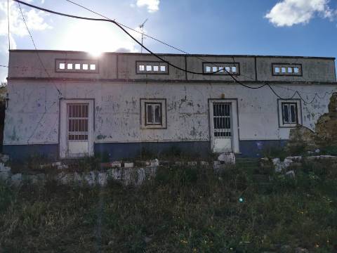 Quinta para Recuperar perto da Barragem de Beliche