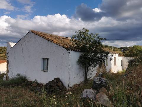 Quinta para Recuperar perto da Barragem de Beliche