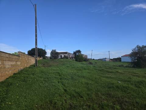 Terreno com Projeto Aprovado e Vistas Golfe e Mar