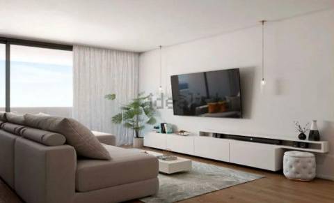 Penthouse T2 com rooftop, garagem e piscina em Conceição de Tavira