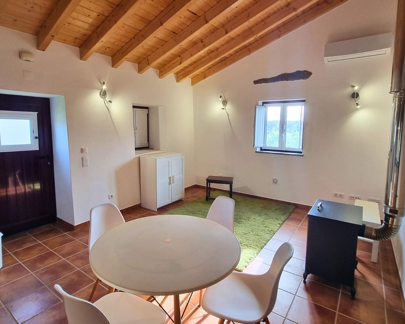 Moradia térrea T1 com ruína e terreno em Alcarias Grandes