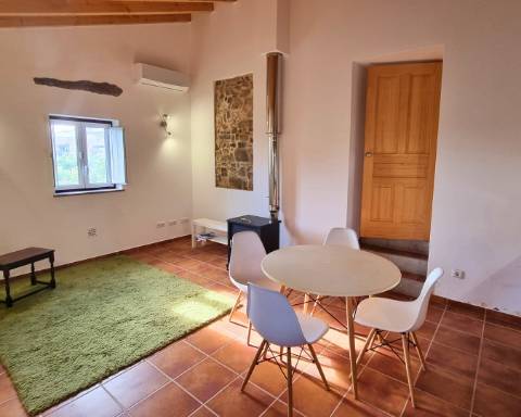 Moradia térrea T1 com ruína e terreno em Alcarias Grandes