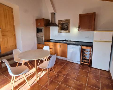 Moradia térrea T1 com ruína e terreno em Alcarias Grandes