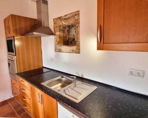 Moradia térrea T1 com ruína e terreno em Alcarias Grandes