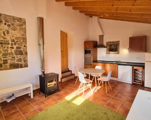 Moradia térrea T1 com ruína e terreno em Alcarias Grandes