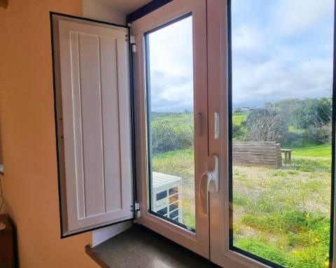 Moradia térrea T1 com ruína e terreno em Alcarias Grandes