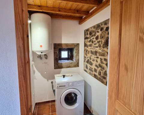 Moradia térrea T1 com ruína e terreno em Alcarias Grandes