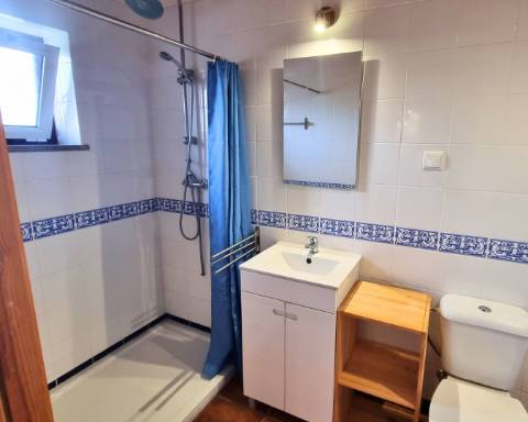 Moradia térrea T1 com ruína e terreno em Alcarias Grandes