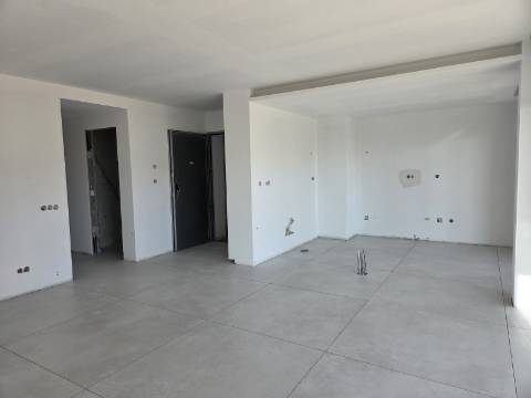 Apartamento T2 rés-do-chão com jardim e piscina privativa em Tavira