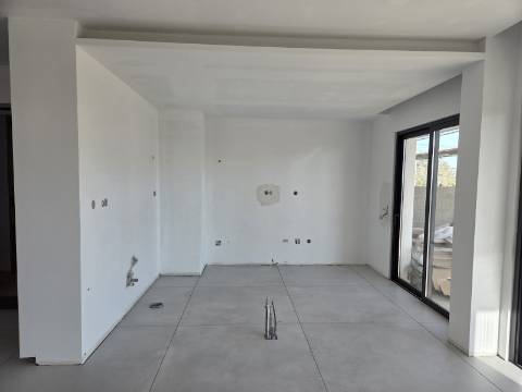 Apartamento T2 rés-do-chão com jardim e piscina privativa em Tavira