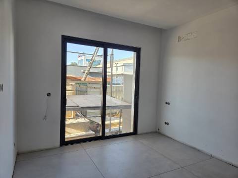 Apartamento T2 rés-do-chão com jardim e piscina privativa em Tavira