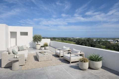 Penthouse com 4 quartos, piscina e terraço privado em Tavira
