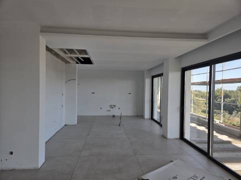 Penthouse com 4 quartos, piscina e terraço privado em Tavira