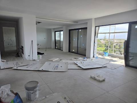 Penthouse com 4 quartos, piscina e terraço privado em Tavira