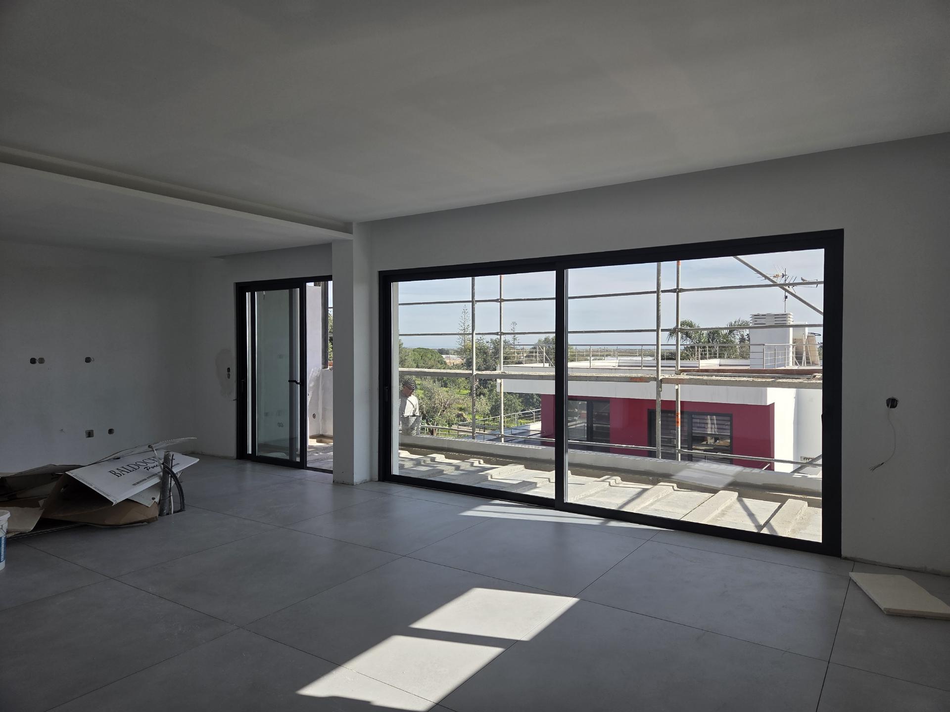 Apartamento T2 de luxo em Tavira com varanda, em fase de construção