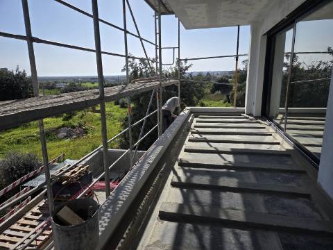 Apartamento T2 de luxo em Tavira com varanda, em fase de construção