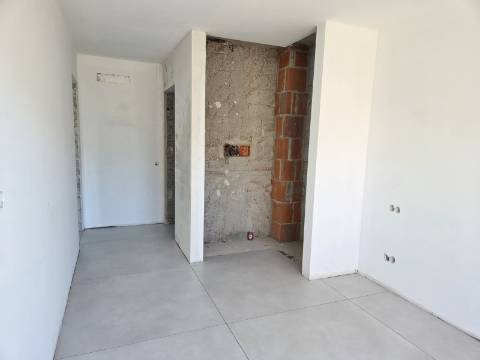 Apartamento T2 rés-do-chão com piscina e jardim privativos em Tavira