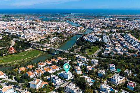 Moradia Exclusiva T4 com Vista Mar e Cidade em Tavira