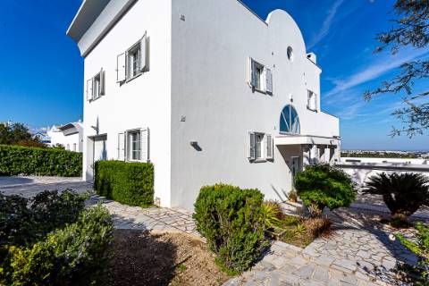 Moradia Exclusiva T4 com Vista Mar e Cidade em Tavira