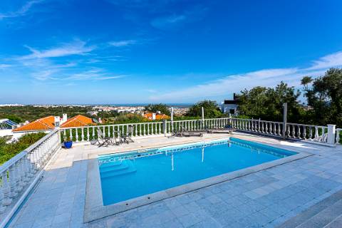 Moradia Exclusiva T4 com Vista Mar e Cidade em Tavira