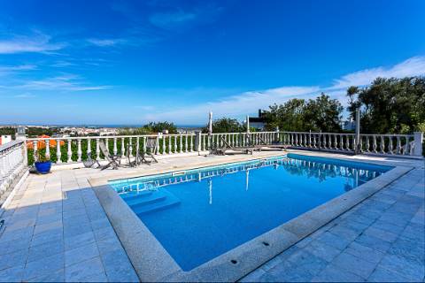 Moradia Exclusiva T4 com Vista Mar e Cidade em Tavira