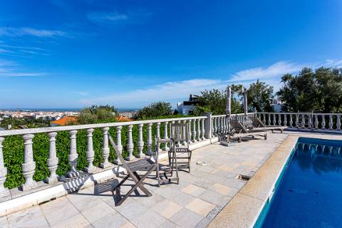 Moradia Exclusiva T4 com Vista Mar e Cidade em Tavira