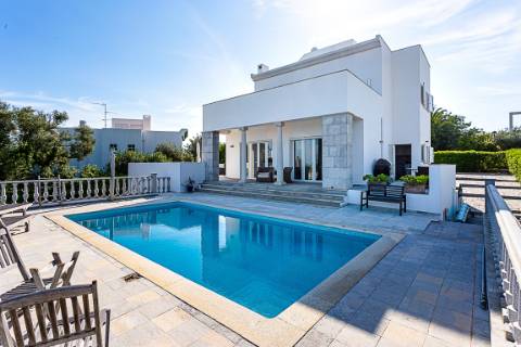 Moradia Exclusiva T4 com Vista Mar e Cidade em Tavira