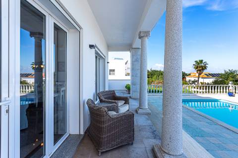 Moradia Exclusiva T4 com Vista Mar e Cidade em Tavira