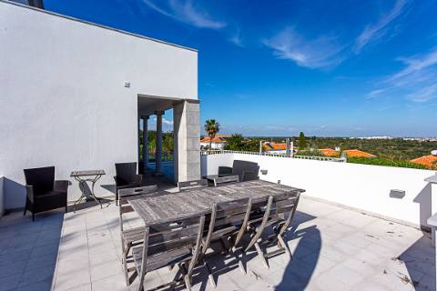 Moradia Exclusiva T4 com Vista Mar e Cidade em Tavira