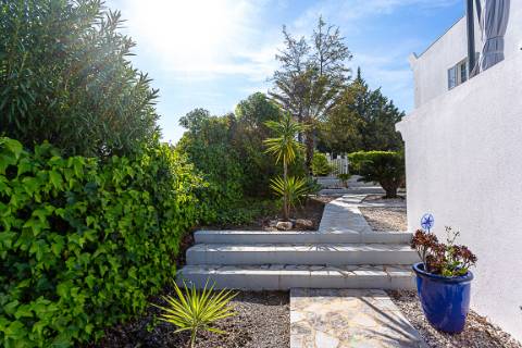 Moradia Exclusiva T4 com Vista Mar e Cidade em Tavira