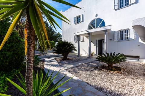 Moradia Exclusiva T4 com Vista Mar e Cidade em Tavira