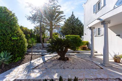 Moradia Exclusiva T4 com Vista Mar e Cidade em Tavira