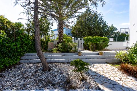 Moradia Exclusiva T4 com Vista Mar e Cidade em Tavira