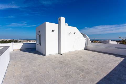 Moradia Exclusiva T4 com Vista Mar e Cidade em Tavira