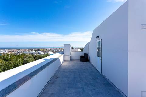 Moradia Exclusiva T4 com Vista Mar e Cidade em Tavira