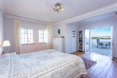 Moradia Exclusiva T4 com Vista Mar e Cidade em Tavira