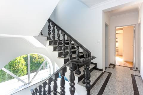 Moradia Exclusiva T4 com Vista Mar e Cidade em Tavira